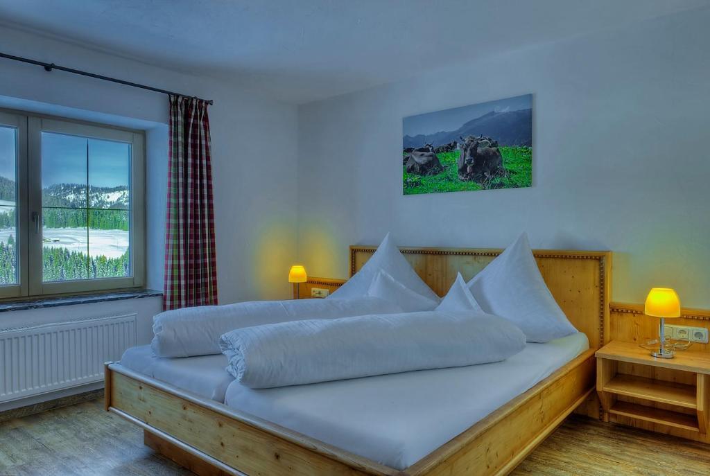 Ferien-Schloessle Michaela Apartment Riezlern Room photo